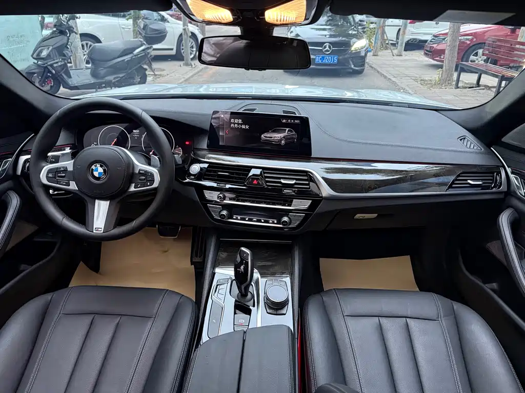 BMW 5 Series — миниатюра 6