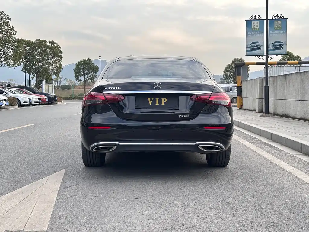 MERCEDES-BENZ E CLASS