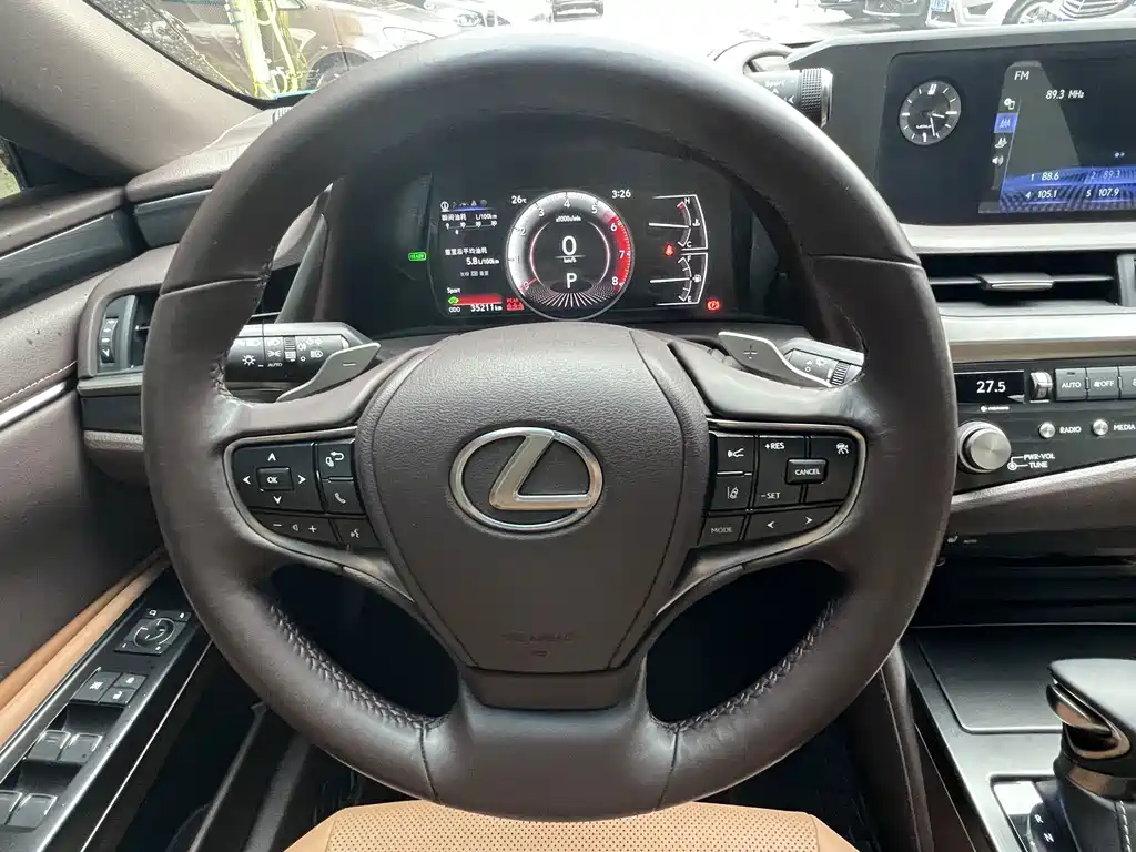 Lexus ES — миниатюра 5