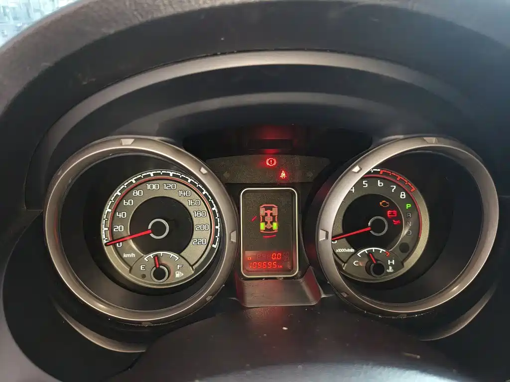 Mitsubishi Pajero (Import) — миниатюра 12
