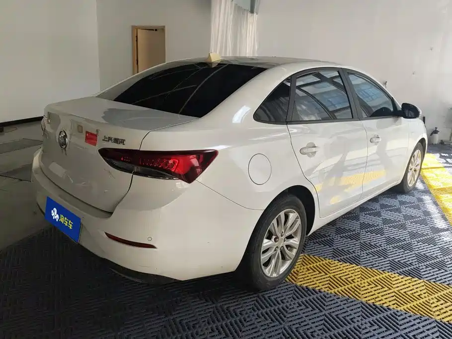 Buick Excelle — миниатюра 3
