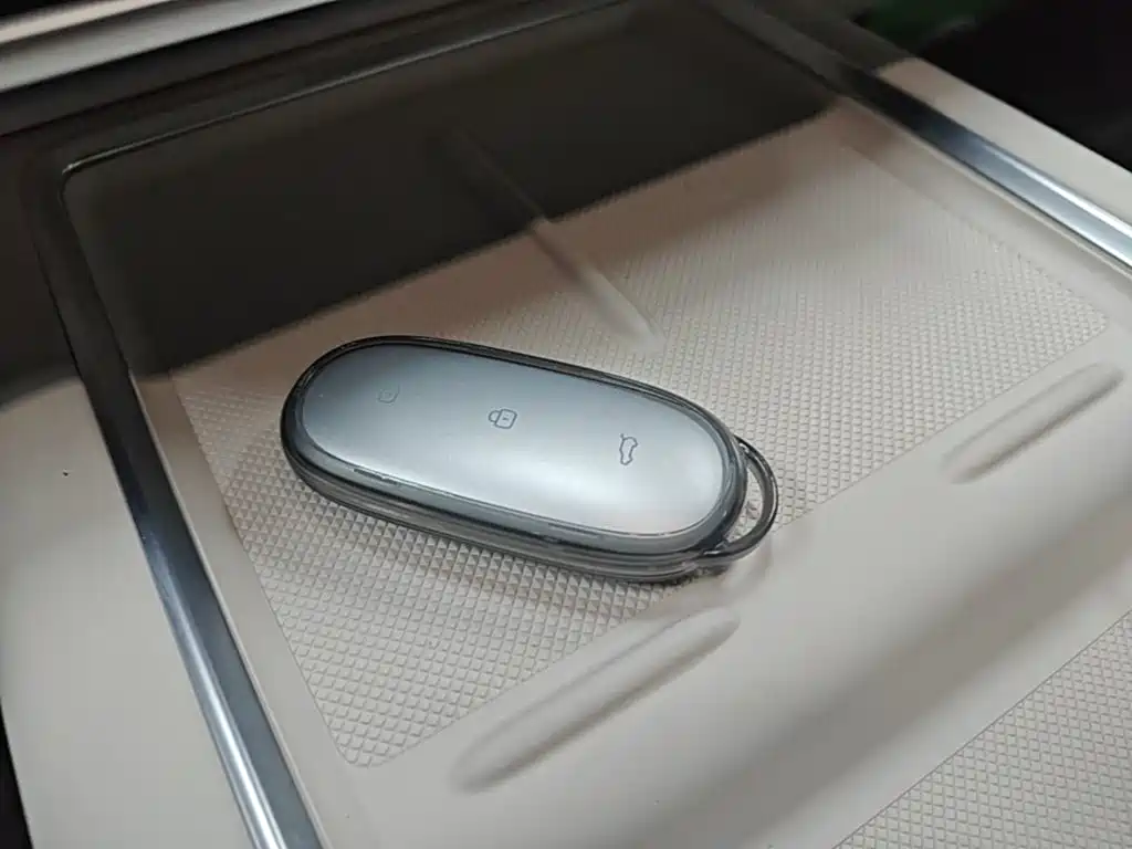 Li Auto Li L9 — миниатюра 9