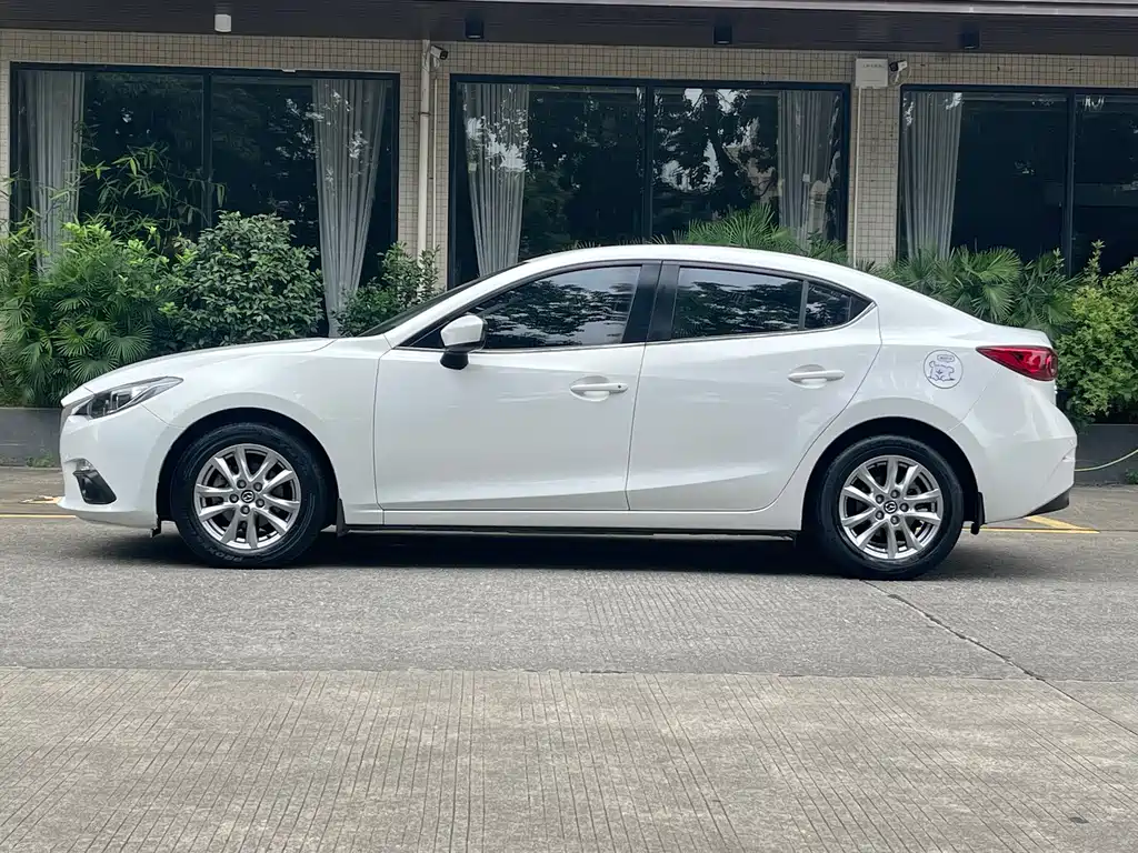 Mazda 3 Axela — миниатюра 10