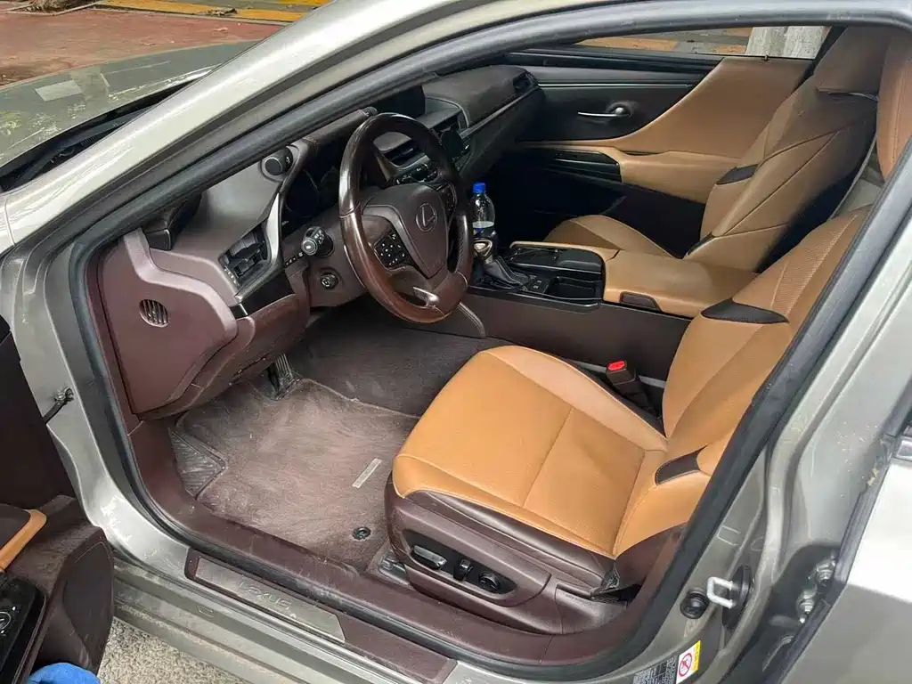 Lexus ES — миниатюра 5