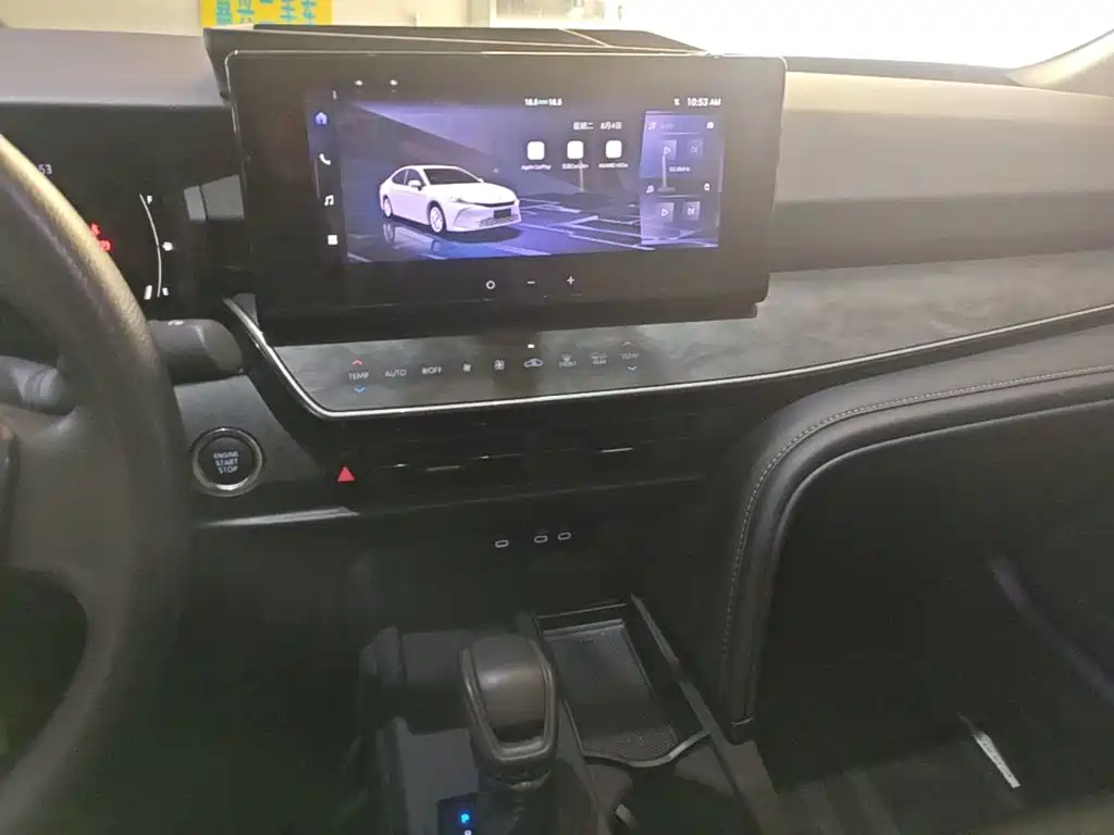 Toyota Camry — миниатюра 13