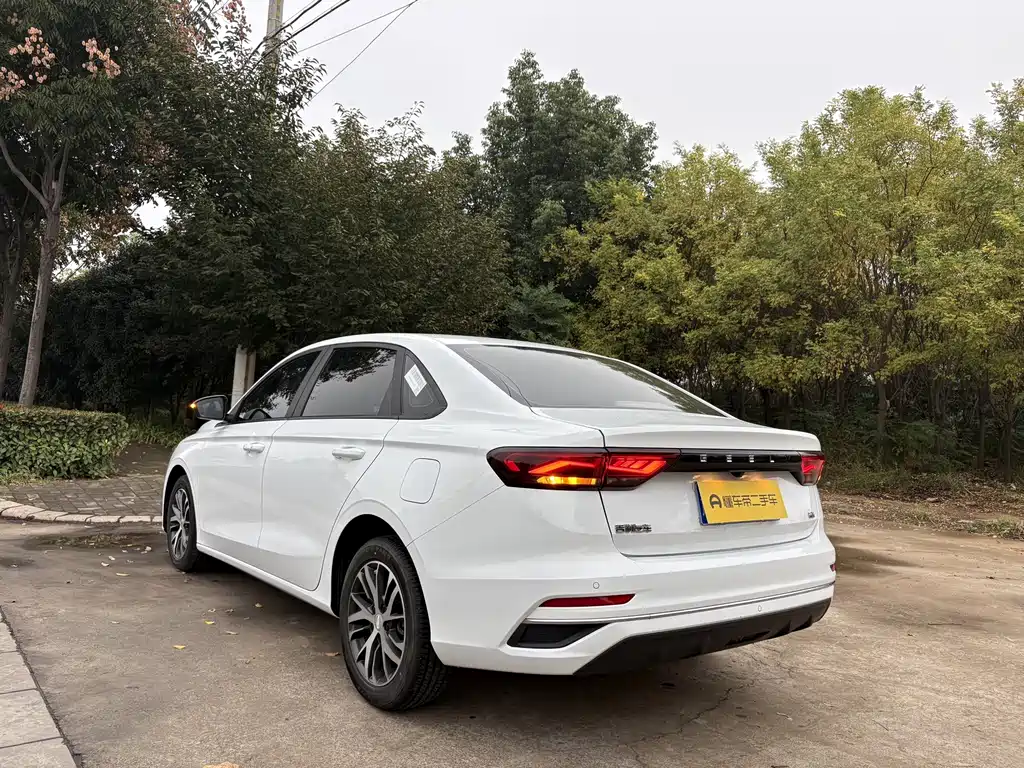 Geely Emgrand — миниатюра 2