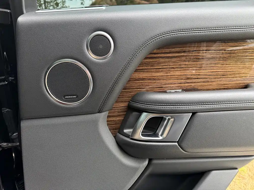Land Rover Range Rover — миниатюра 18