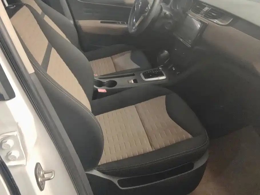 Citroen C4L — миниатюра 8
