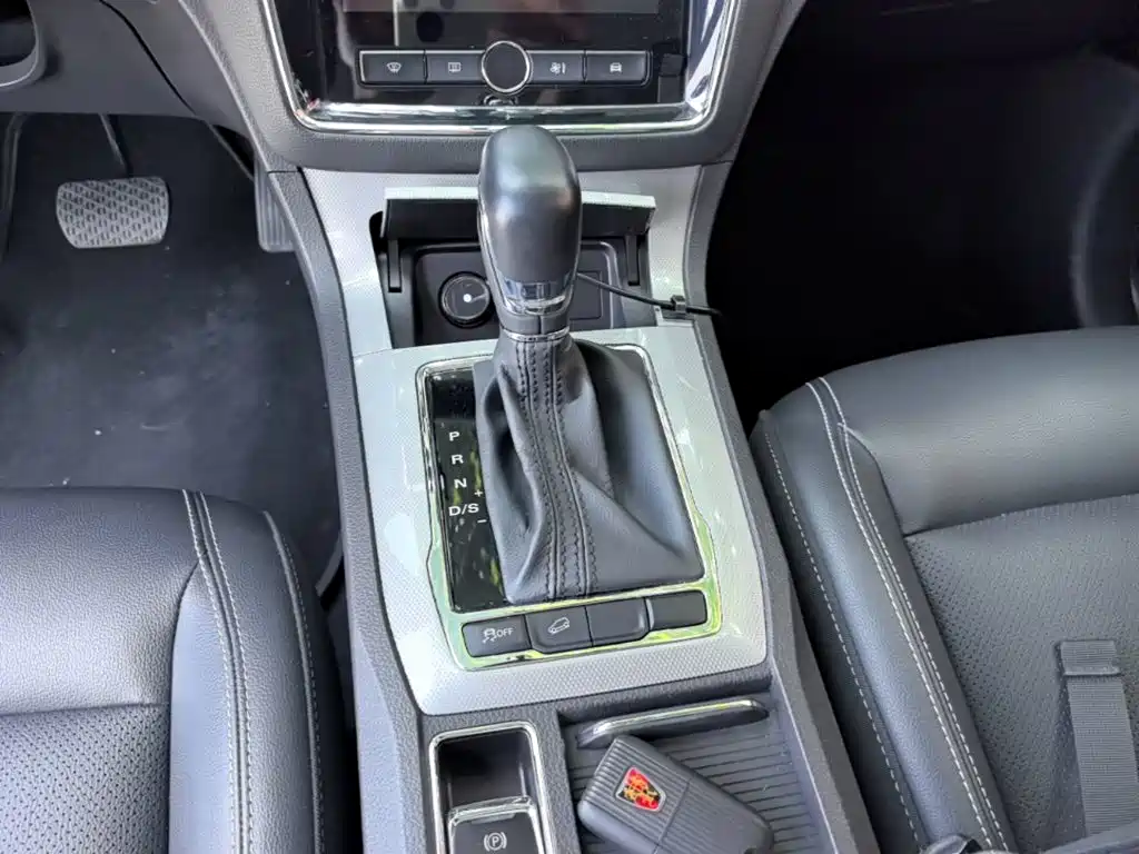 Roewe RX5 — миниатюра 14
