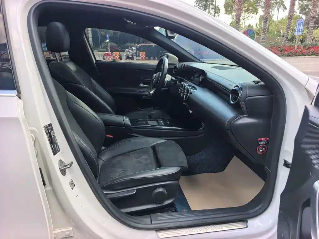 Mercedes-Benz A-Class — миниатюра 8