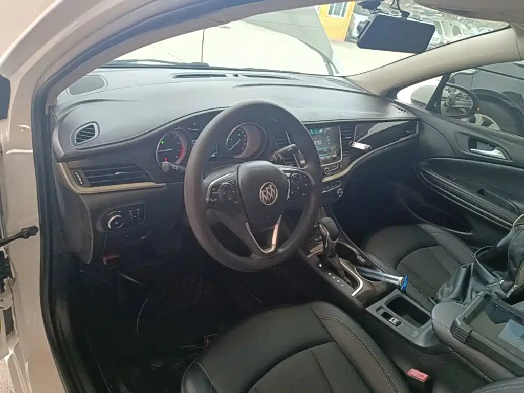 Buick Verano — миниатюра 10