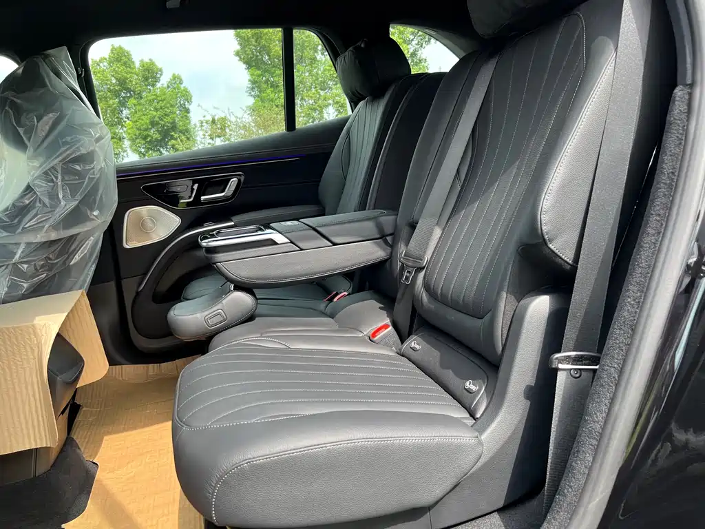Mercedes-Benz EQS SUV — миниатюра 12