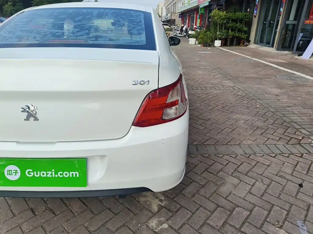 Peugeot 301 2014 1.6L MT Comfort