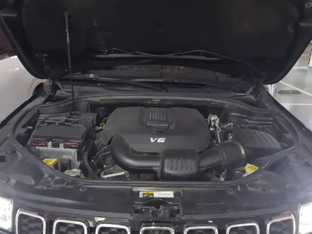 Jeep Grand Cherokee (Import) — миниатюра 16
