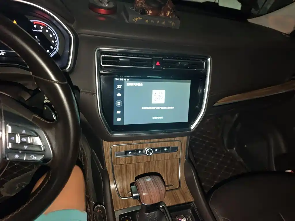 Roewe RX8 — миниатюра 6