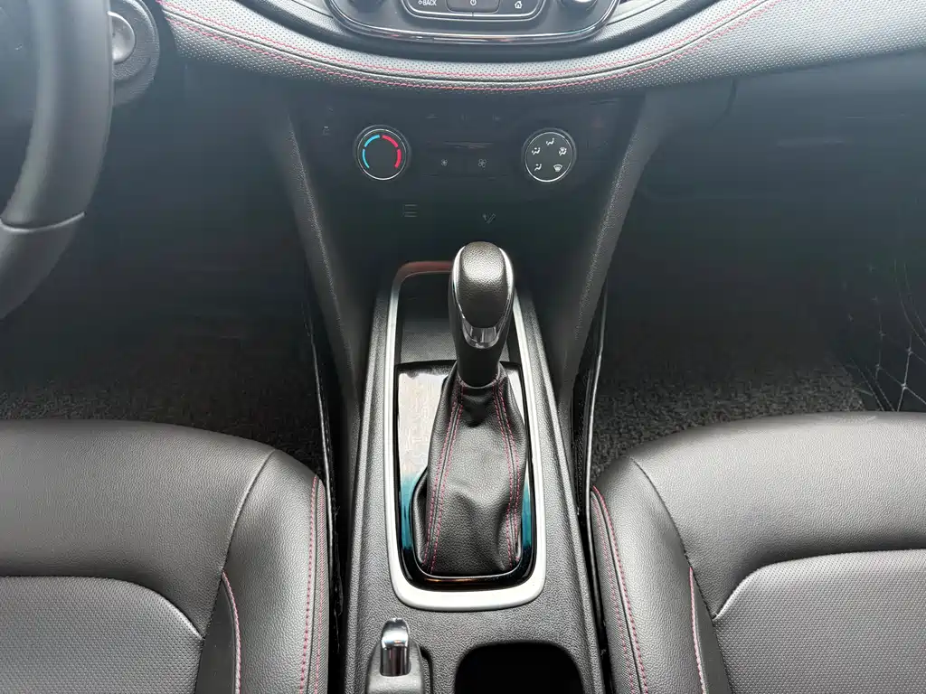 Chevrolet Monza 2019 RS 330T AT VI