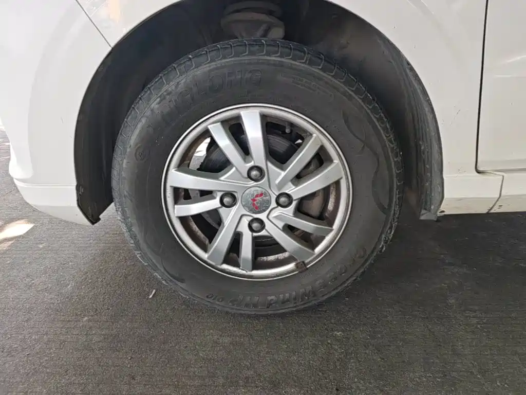Wuling Hongguang — миниатюра 23