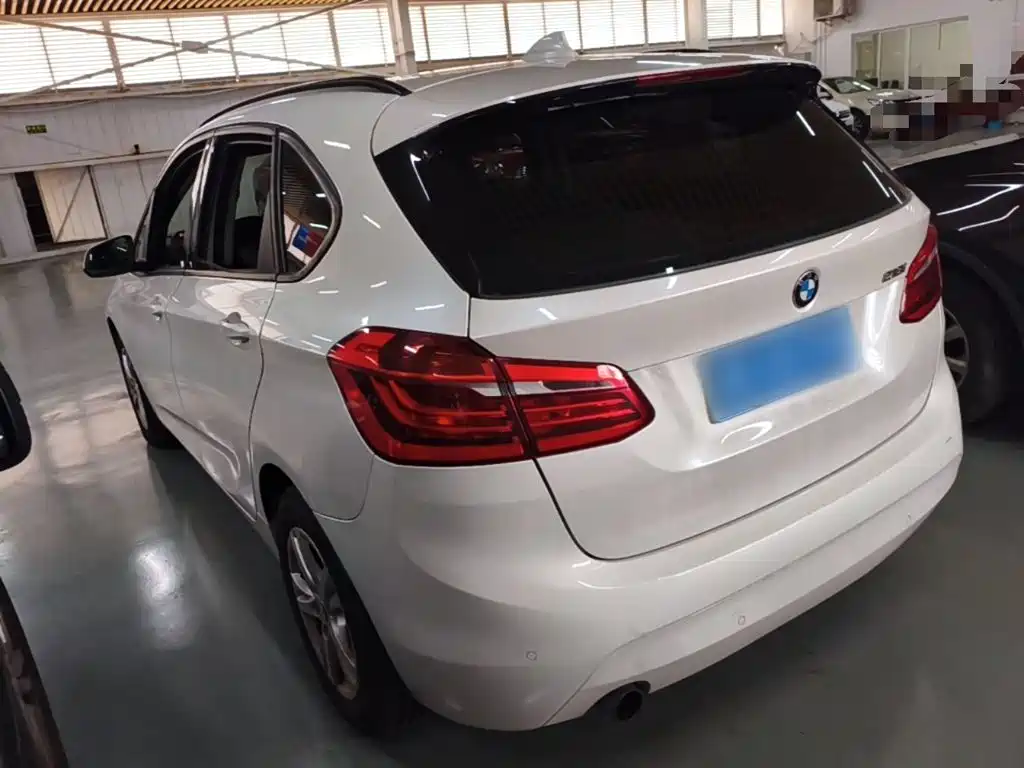 BMW 2 Series Active Tourer (Import) — миниатюра 5