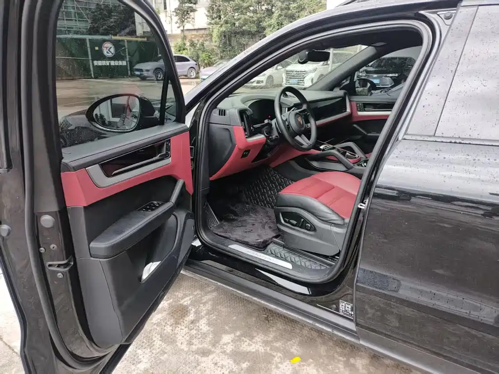 Porsche Cayenne — миниатюра 9