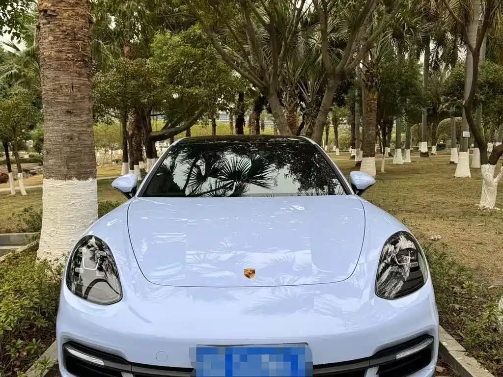 PORSCHE PANAMERA