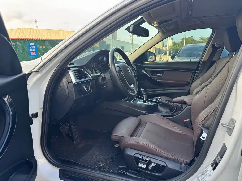 BMW 3 Series — миниатюра 4
