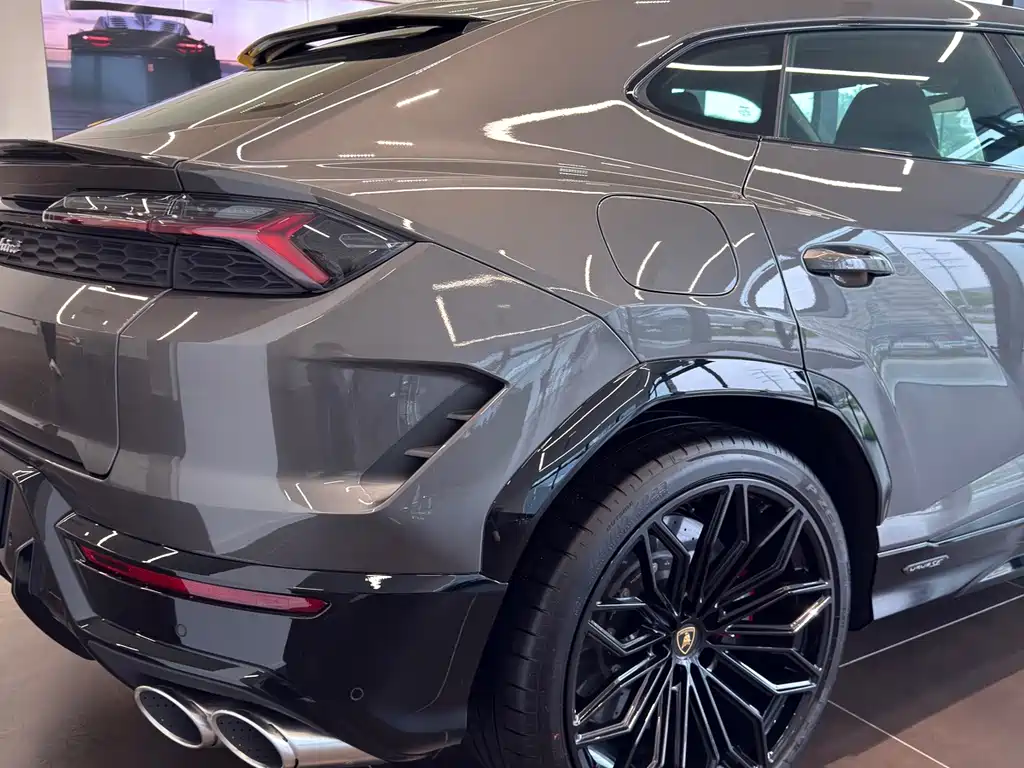 Lamborghini Urus SE — миниатюра 4