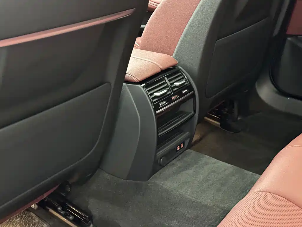 BMW 5 Series — миниатюра 19
