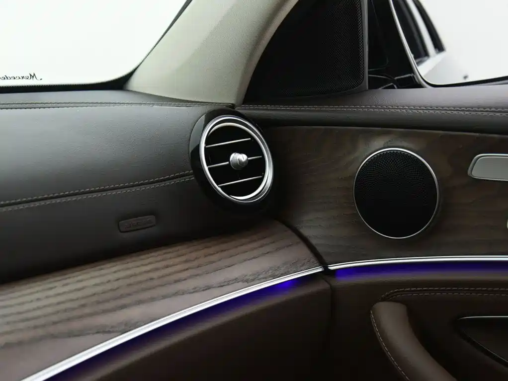 Mercedes-Benz E-Class — миниатюра 15