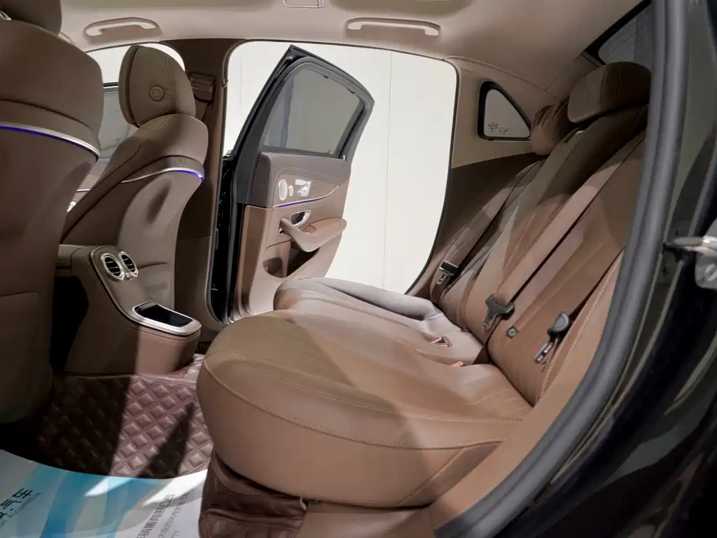 Mercedes-Benz E-Class — миниатюра 4