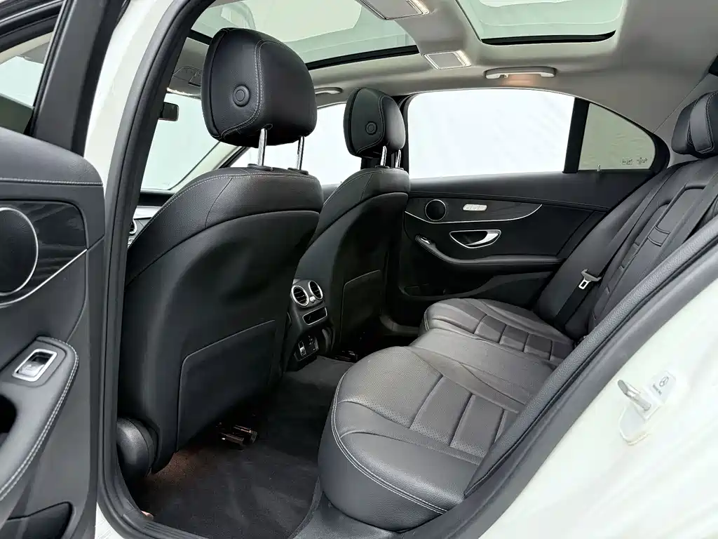 Mercedes-Benz C-Class — миниатюра 10
