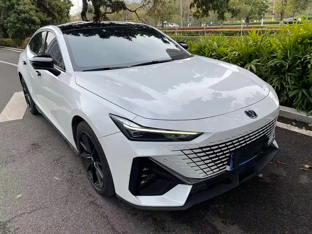 Changan UNI-V 2022 1.5T
