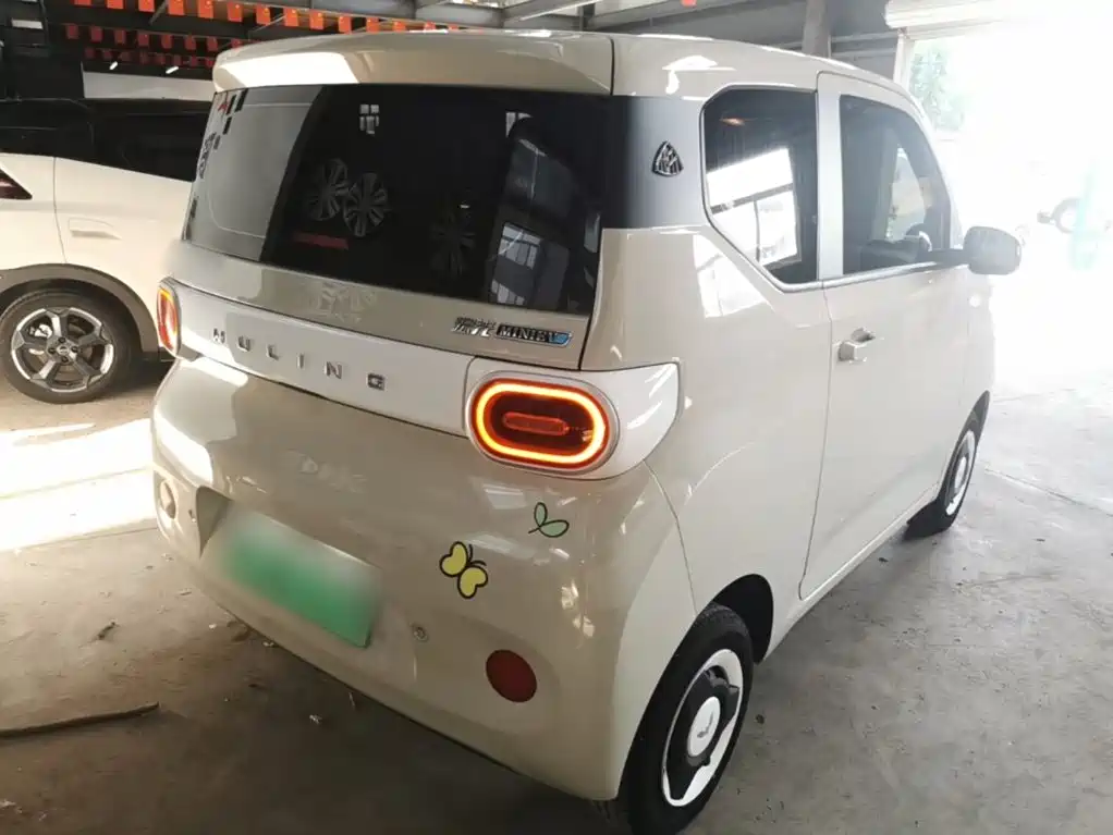 Wuling MINIEV — миниатюра 7