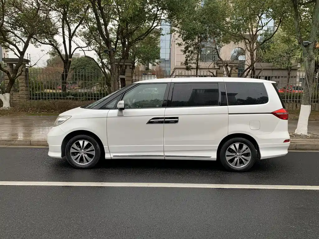 Honda Elysion — миниатюра 4