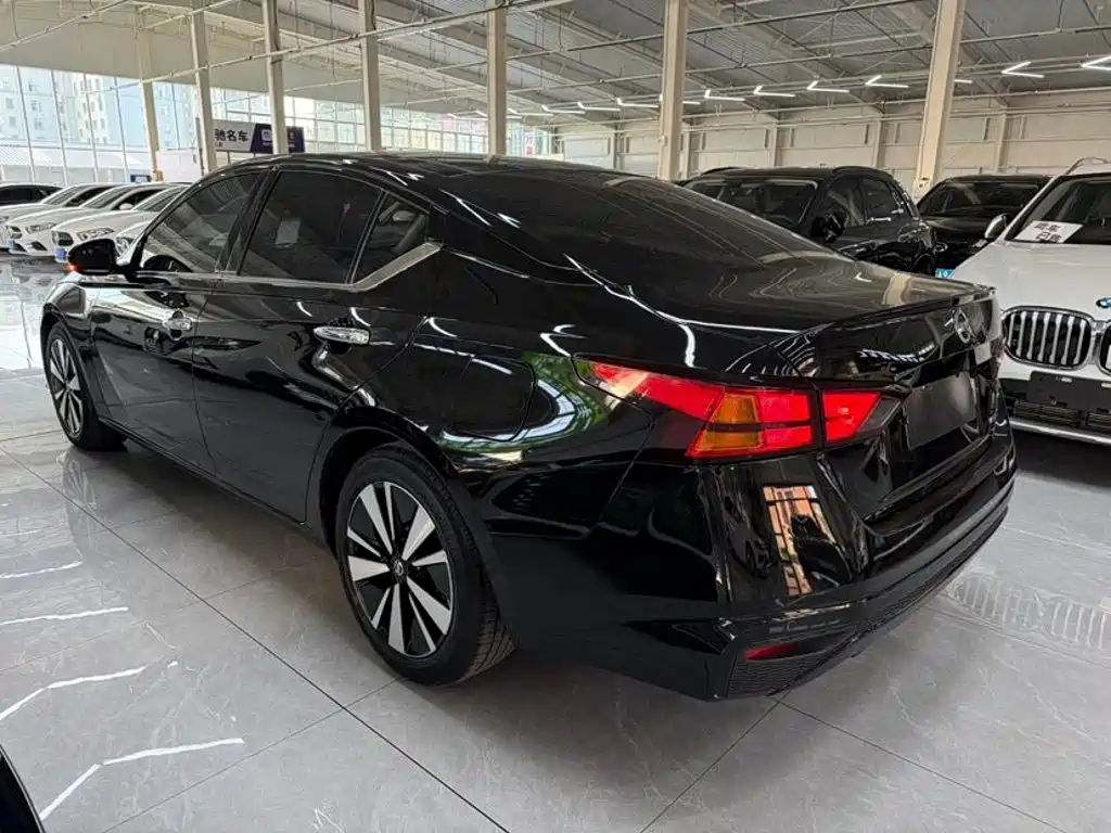 Nissan Teana — миниатюра 7