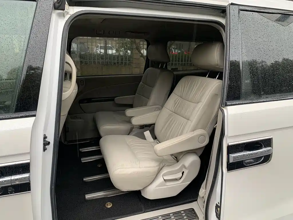 Honda Elysion — миниатюра 12