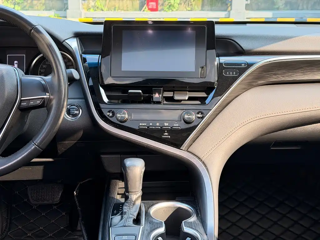 Toyota Camry — миниатюра 7