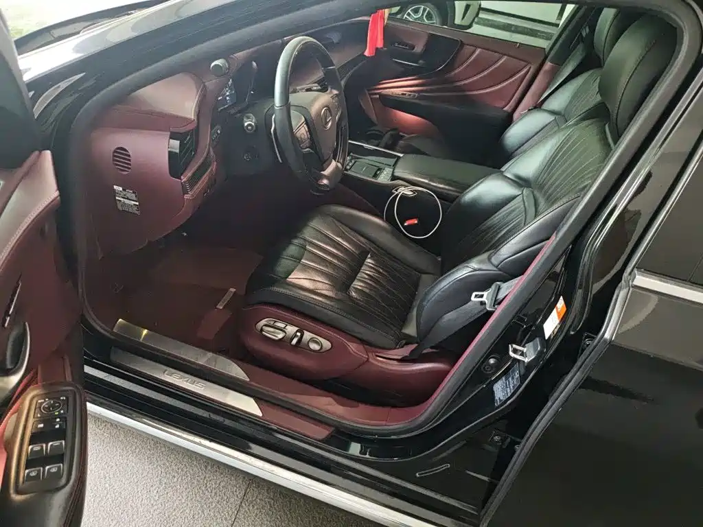 Lexus LS — миниатюра 14