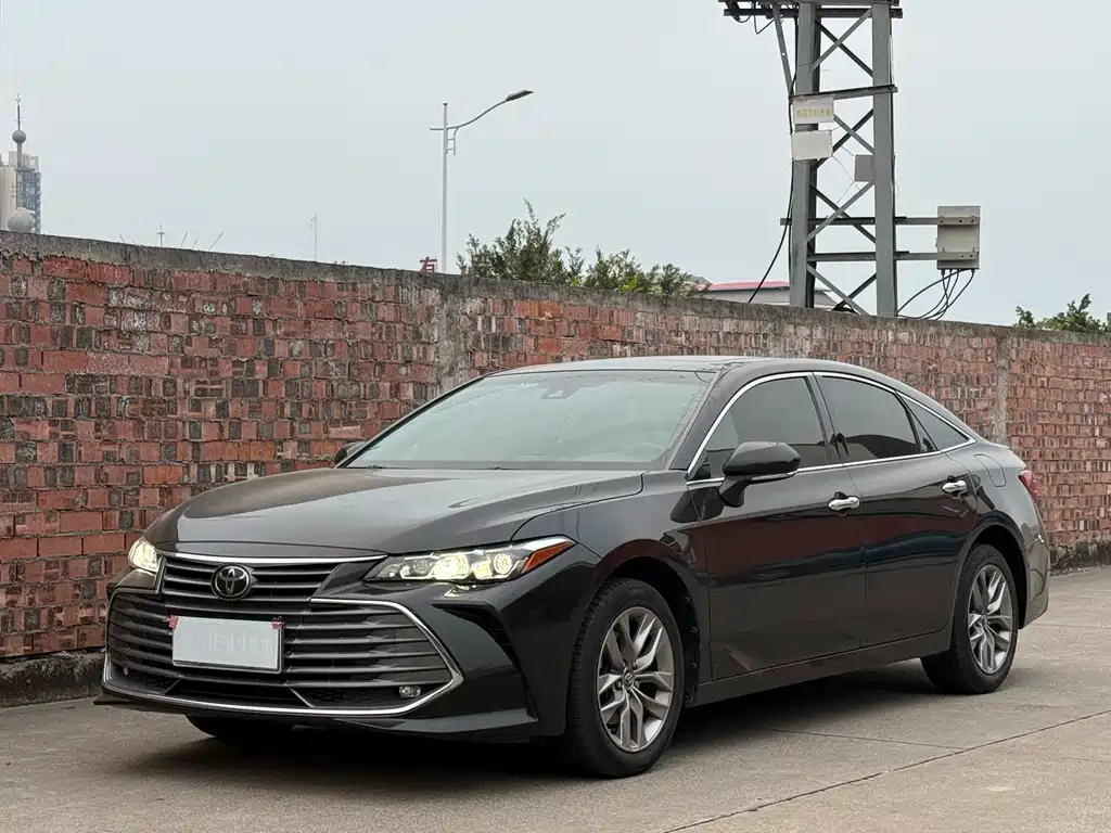 Купить Toyota Avalon
