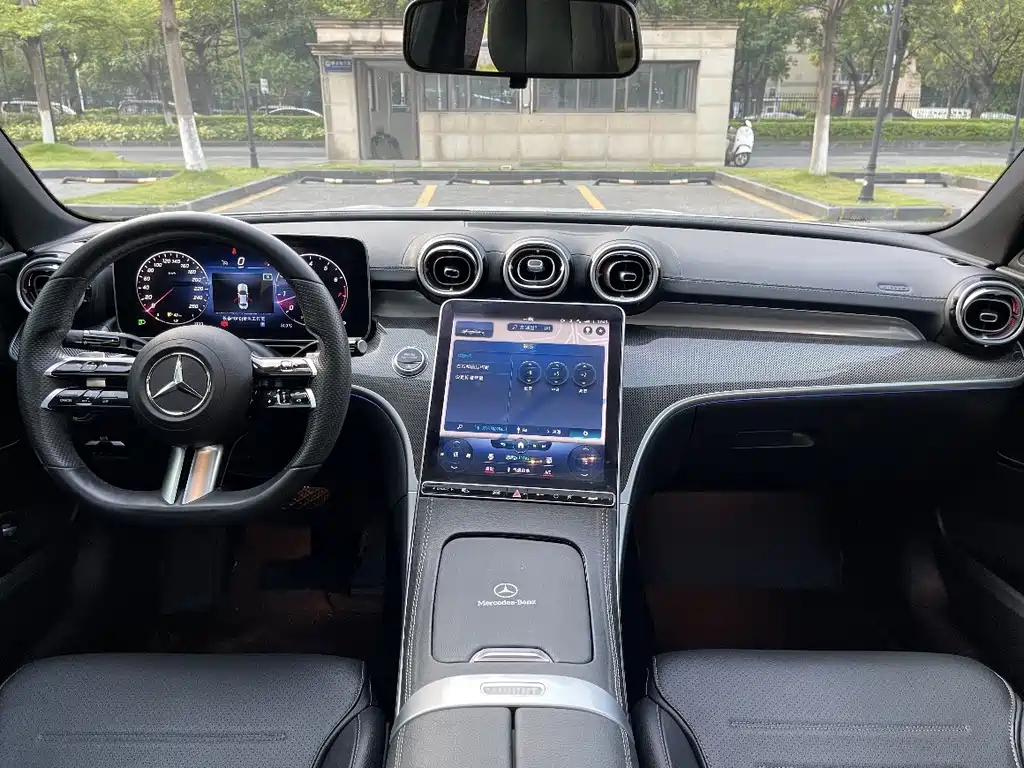Mercedes-Benz C-Class — миниатюра 6