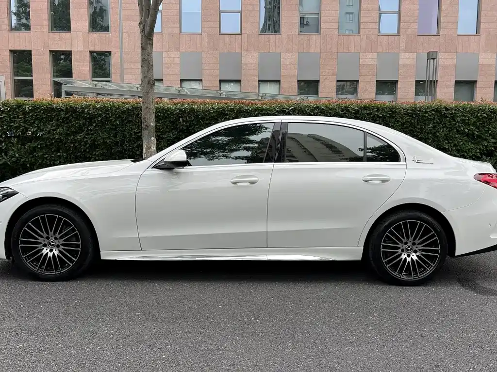Mercedes-Benz C-Class — миниатюра 14