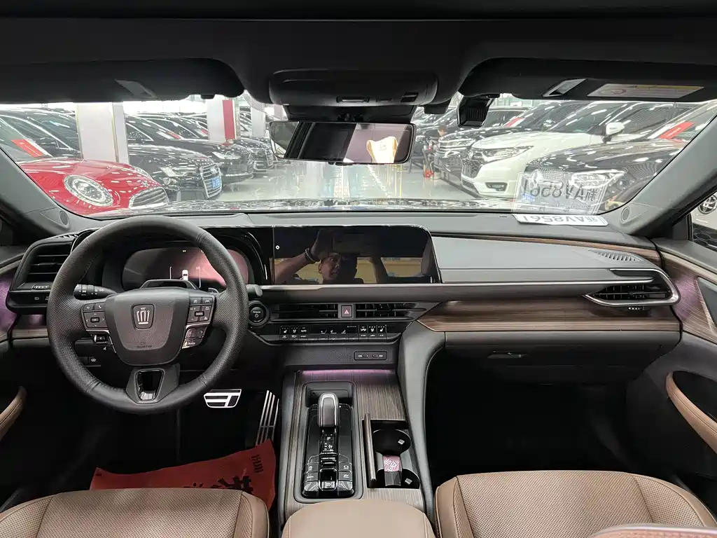 Toyota Crown (Import) — миниатюра 5