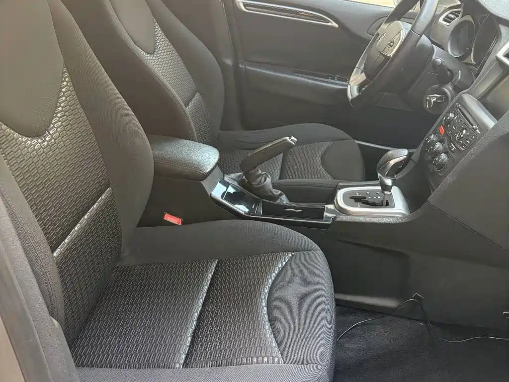 Citroen C4L — миниатюра 4