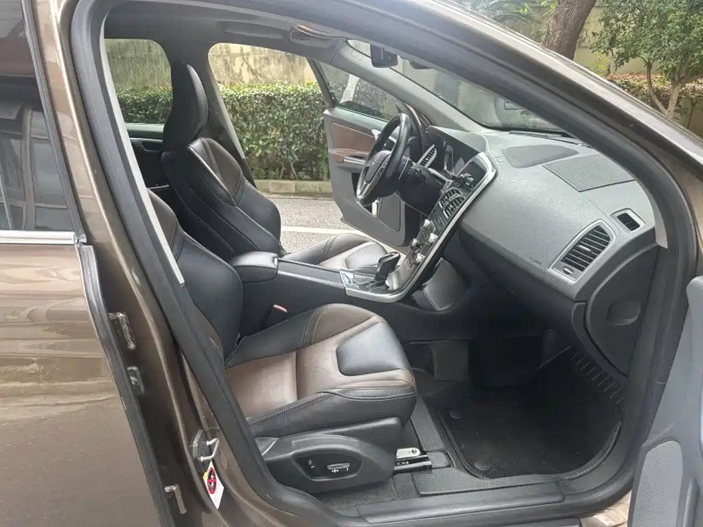 Volvo XC60 — миниатюра 12