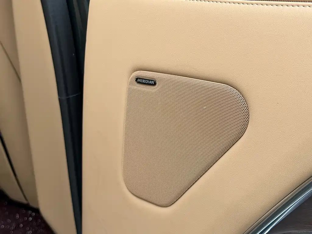 Land Rover Range Rover — миниатюра 17