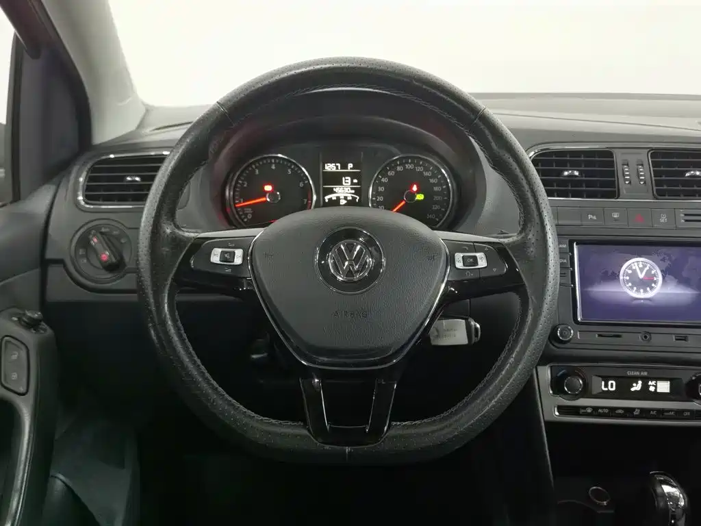 Volkswagen Polo — миниатюра 11