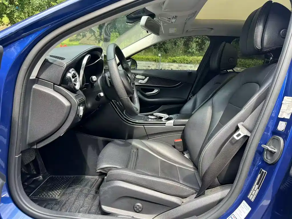 Mercedes-Benz C-Class — миниатюра 4