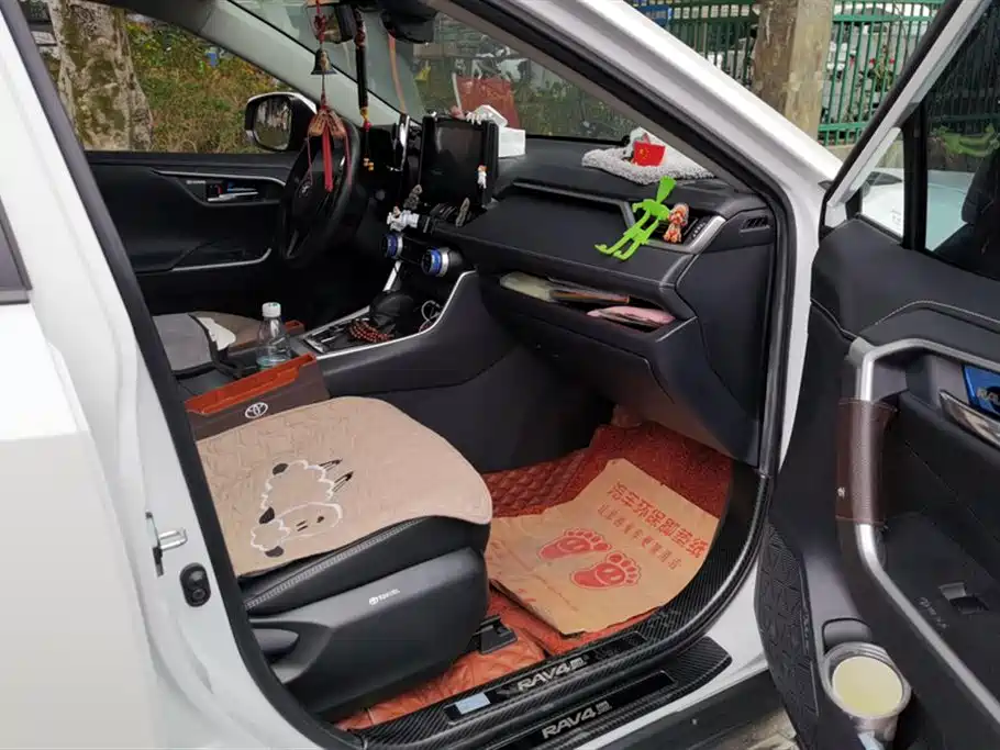 TOYOTA RAV4 RONGFANG