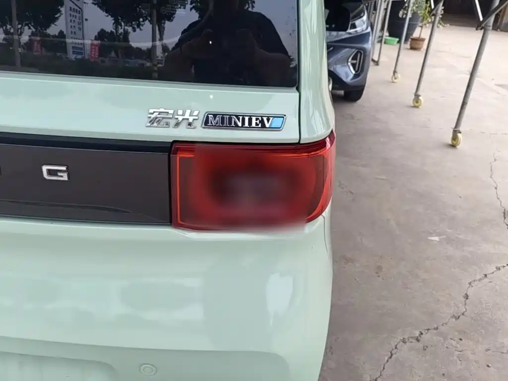 Wuling MINIEV — миниатюра 8