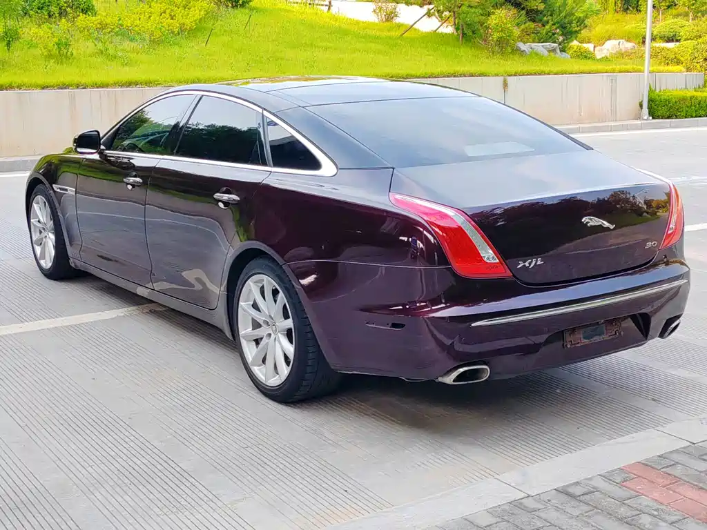 Jaguar XJ — миниатюра 7