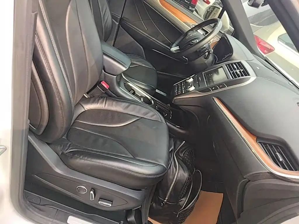 Lincoln MKC — миниатюра 25